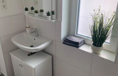 Barrierefrei - 24Std-CHECK-IN kontaktlos - Kingsize Bed - W-LAN - Parkplatz W 3 - Foto 11