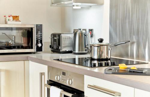 ShortstayMK Vizion apartments, with free superfast wi-fi, parking - Foto 44