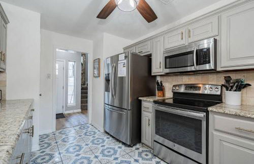 Rockwall Luxury Retreat-Pool/Spa/Patio/Gameroom - Foto 15