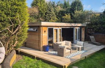 Clarence Cabin, King Bed & Free Parking - Foto 3