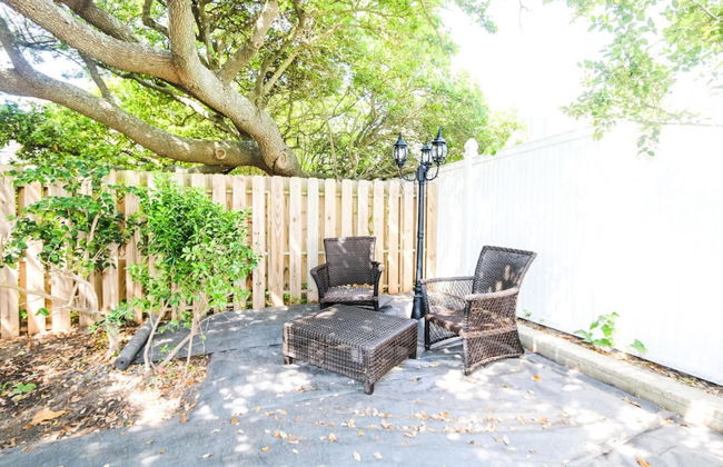 Oasis Steps From Beach Outdoor Shower and Dining - Foto 8