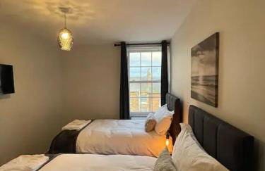 Superb 2 Bedroom Sea View Flat - Foto 17