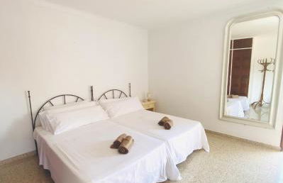 Villa Los Robles en Playa den Bossa con Piscina Privada - Photo 4