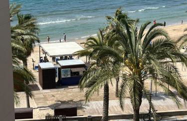 Beachfront Salou apartment with sea view - Foto 3