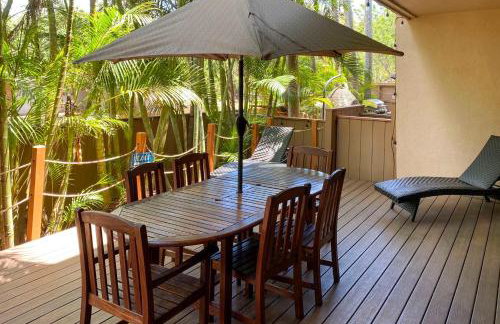 Bright & Airy Lahaina Condo - Walk to Beach! - Foto 2