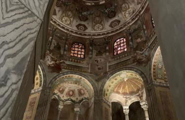 BELLAVISTA , Bright and Stylish Two Bedroom Apartment in the Historic Center - Photo 34