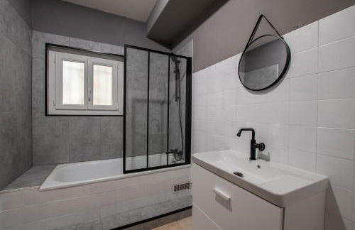 Maison familiale à 2 min à pied de l'Institut A Armand Calme Jeux babyfoot Jacuzzi Proche Mer - Foto 10