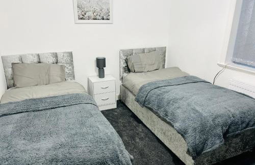 Beautiful and Homely 3 Bed House With FREE Parking So Close To Man City and City Centre - Foto 26