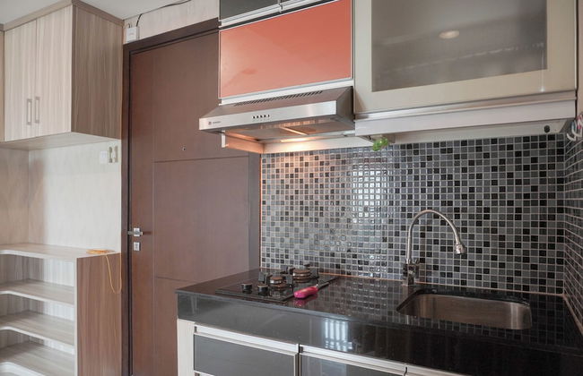 Homey And Modern Studio At Sky Terrace Apartment - Foto 11