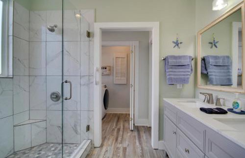 Sunny Waveland Home Rental with Pool Walk to Beach! - Foto 12