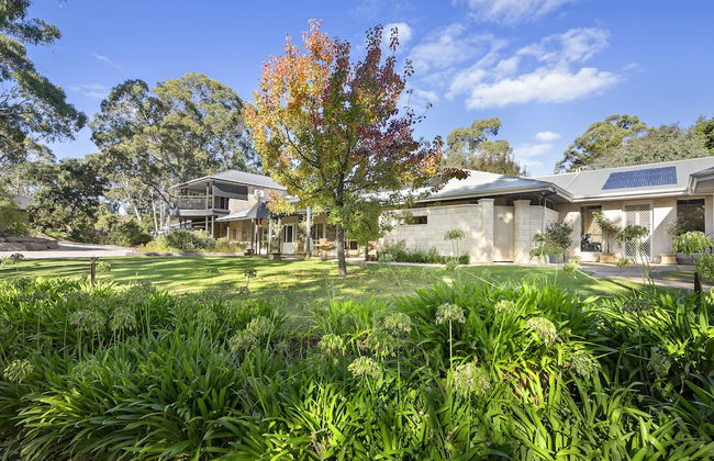 The Retreat at Stirling - Photo 1