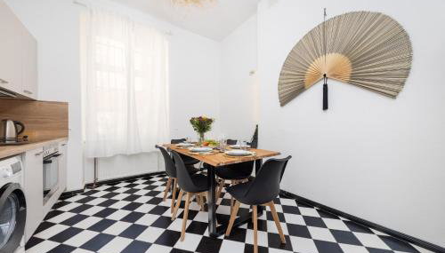 Central 6 Beds Apartment, Group & Family Friendly, Kitchen, Washer, Work Station, Netflix & PayTV - Foto 5