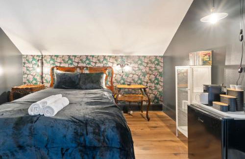 4BR Themed Stay Suite Near NC State Downtown Sleeps 10 - Foto 29