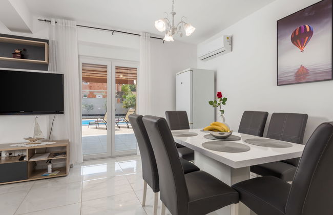 Villa Mira - Photo 20