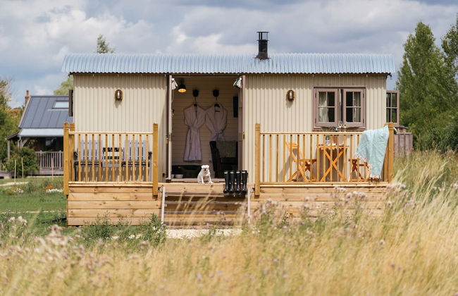 Retreat East - Photo 19