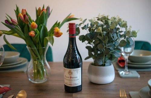 4-Bed, Sleeps 6, contractors welcome! - Foto 14