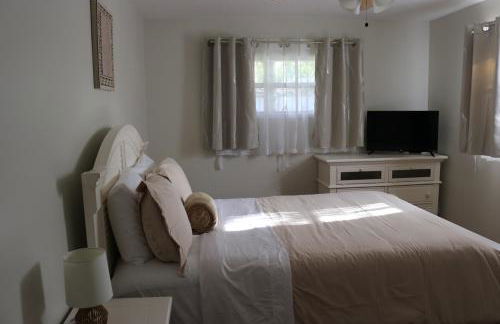 Hidden Emerald-Apartment with Kitchen and Laundry - Foto 17