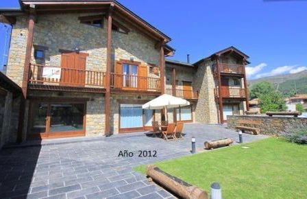 Casa de piedra y madera vistas a montañas y prados - Foto 2