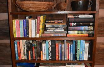 Restored1850s log cabin, with gazebo and gardens! 1 mile to downtown Weaverville - Foto 19