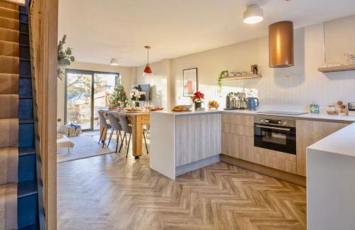 Luxury Stay, City Walk, Pool Table & Air Hockey, Garden, Parking, Business & Families - Oakview - Foto 5