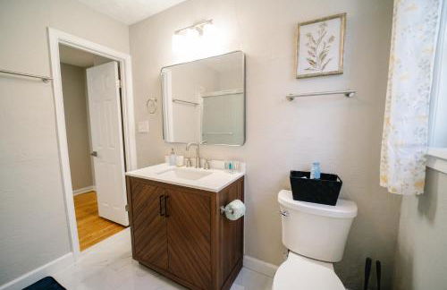 Spacious 10BR 5BA Free Parking Minutes to DC with Pool - Foto 34