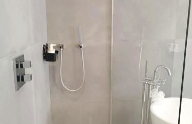 Elegant Apartment in the Heart of Chantilly Just Steps from the Château - Foto 6