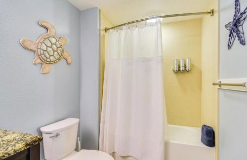 Waterfront Condo with Water Park, Walk to the Beach! - Foto 22