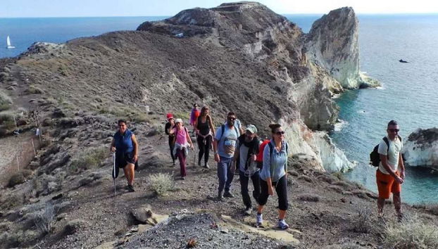 Santorini al Descubierto: Una Ruta Fotográfica por Joyas Ocultas con Traslados - Tour Privado - Foto 2