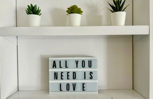 Cozy Apartment 4p Tram at doorstep - Foto 19