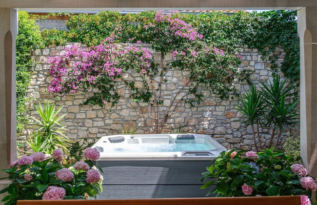 Villa Stone Pearl - Two Bedroom Holiday House With Pool - Foto 48