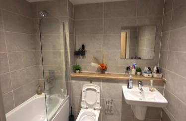 Stylish 1 Bed Apartment, 15 Mins to Old Trafford - Foto 6