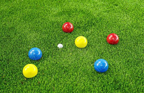 Austin Oasis Spacious 4BR Retreat with Hot Tub Cowboy Pool and Infrared Sauna Perfect for Families and Bachelorettes - Photo 35