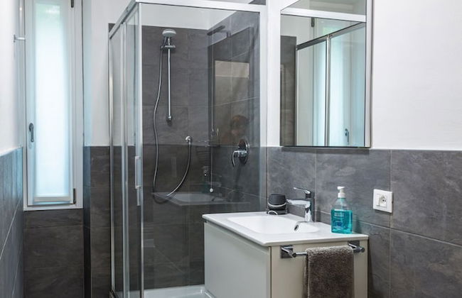 2-bed Apt With Stunning Lake Como Views & Terrace - Foto 13