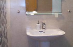 St Paul and Peter's House - Foto 37