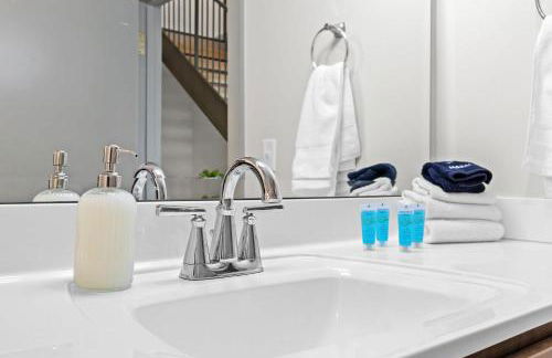 Chic and Comfy Unit w Free Parking Medical District - Foto 34