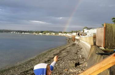 2nd story 1 bed apt #3 with kitchenette and a sweeping view of Birch Bay - Foto 10