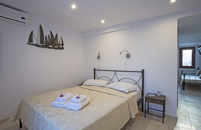 Birds Villa Apartments with Heated Pool - Including Car and Breakfast - Photo 9