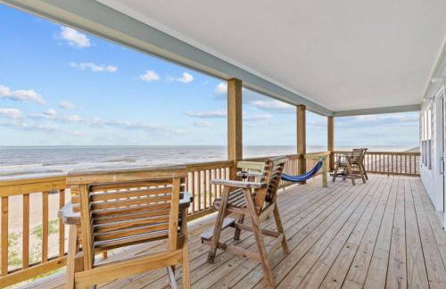 Beachfront oasis! Hot tub, gameroom, double deck!! - Foto 3