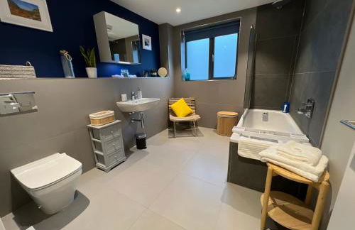 River Vista Retreat - Luxury duplex Apt - Views - Parking - Cycle storage - Spa access option - Foto 13