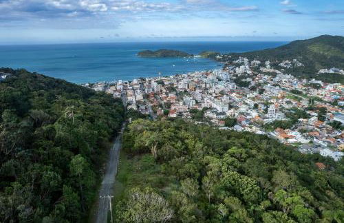 Casa 2, 3 ou 4 pessoas vista incrível com piscina centro Bombinhas carro 4x4 ou potente - Foto 28