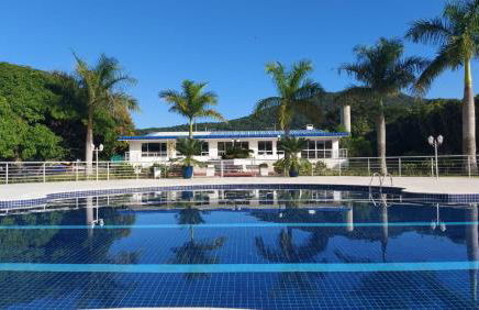 Apto 2 quartos completo em Condomínio Clube a 350 metros da praia do Campeche - Photo 1