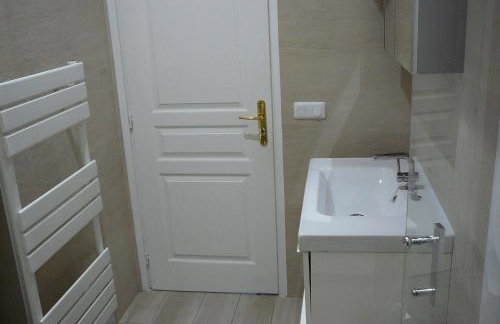 2 Bedrooms Appartement In Central Location on the famous Place Massena Nice - Photo 13