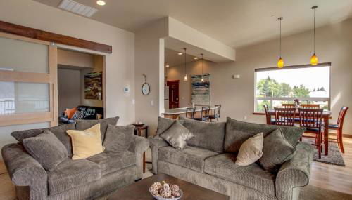 Breezy Lake Chelan Condo with Pool and Hot Tub Access! - Foto 3