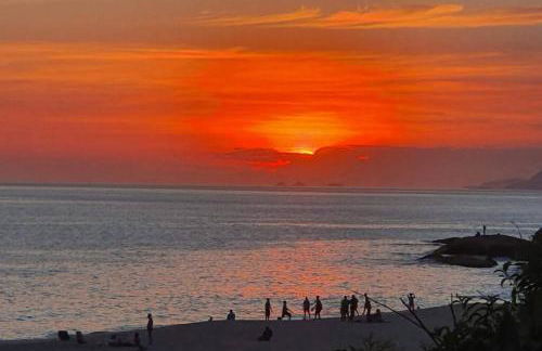 Apto Pé na Areia Condomínio Oceanside Camboinhas - Foto 37