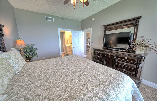 Stylish Oceanfront Condo with Beach and Picnic Area Access - Unit 1706 by RedAwning - Foto 9