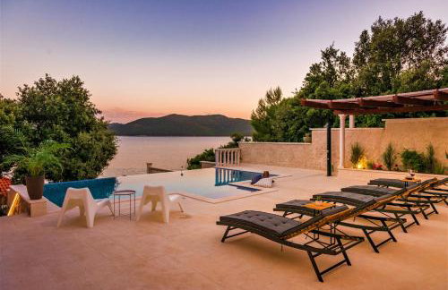 Villa Ragusea With a Private Beach - Photo 60