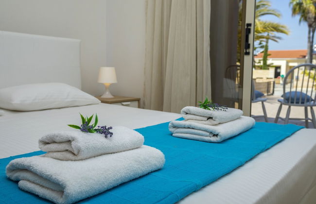 Meneou Beachfront Villa 5 - Foto 3