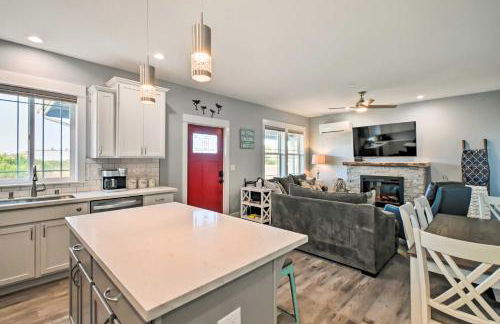 Ocean Shores Getaway with Fireplace and Hot Tub! - Foto 10