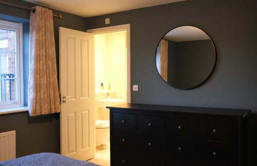 Luxury 6-Bedroom House 5 minutes from Bicester Village Shopping Outlet - Perfect for Business and Family Stays! Private Parking for 4 Cars! - Photo 30
