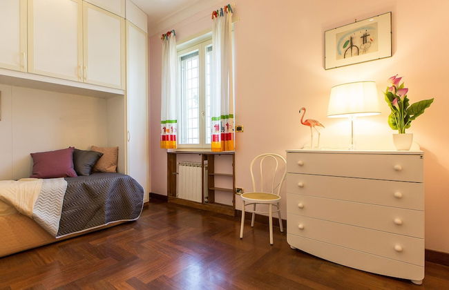 Rental In Rome Ponte Milvio Apartment - Photo 9